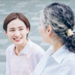 介護の現場で役立つ言葉遣いマニュアル